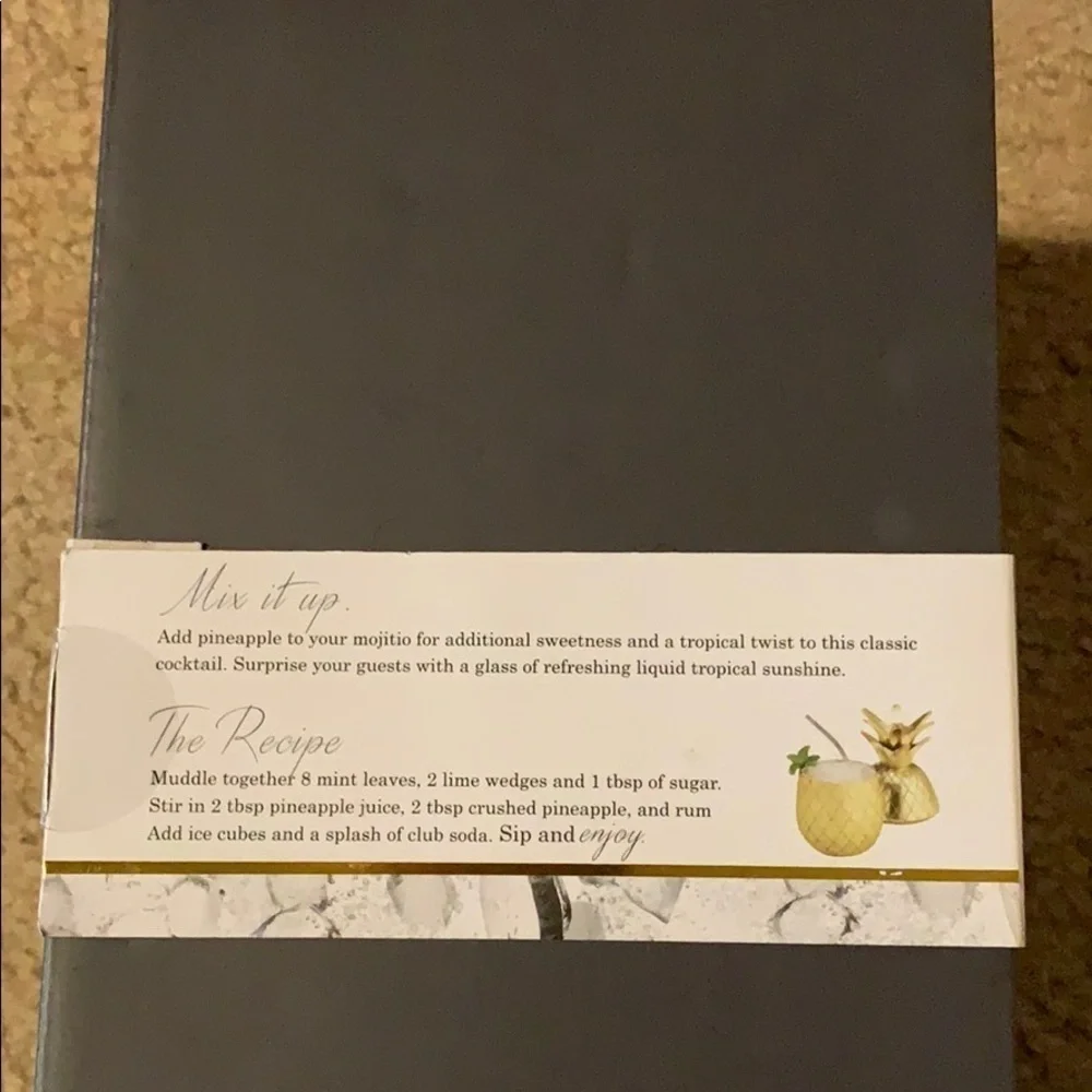 NIB Pineapple Tumbler 17oz